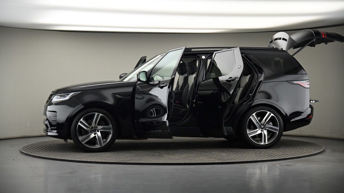 More views of Land Rover Discovery