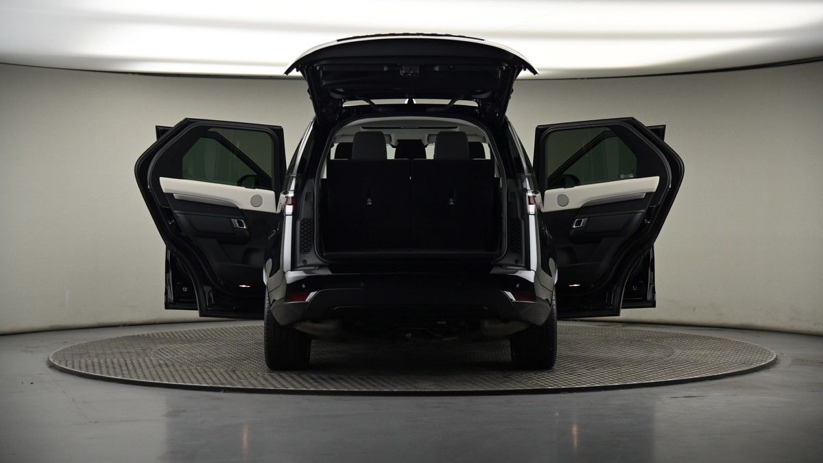 More views of Land Rover Discovery