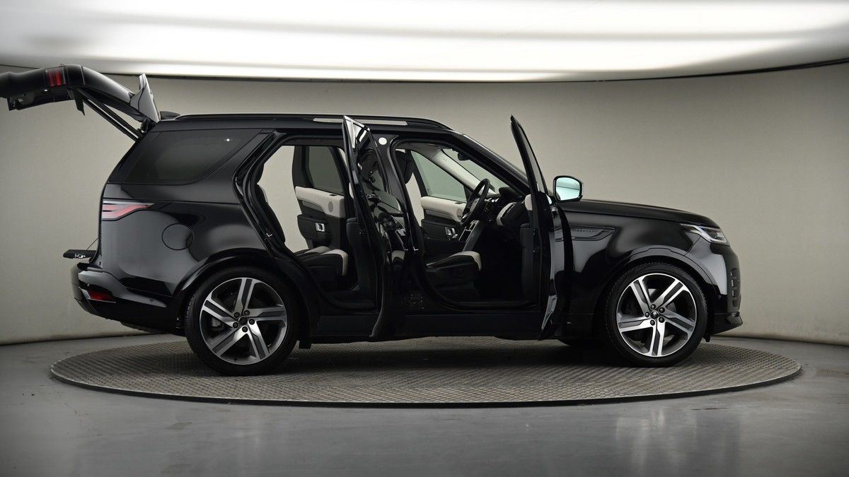 More views of Land Rover Discovery
