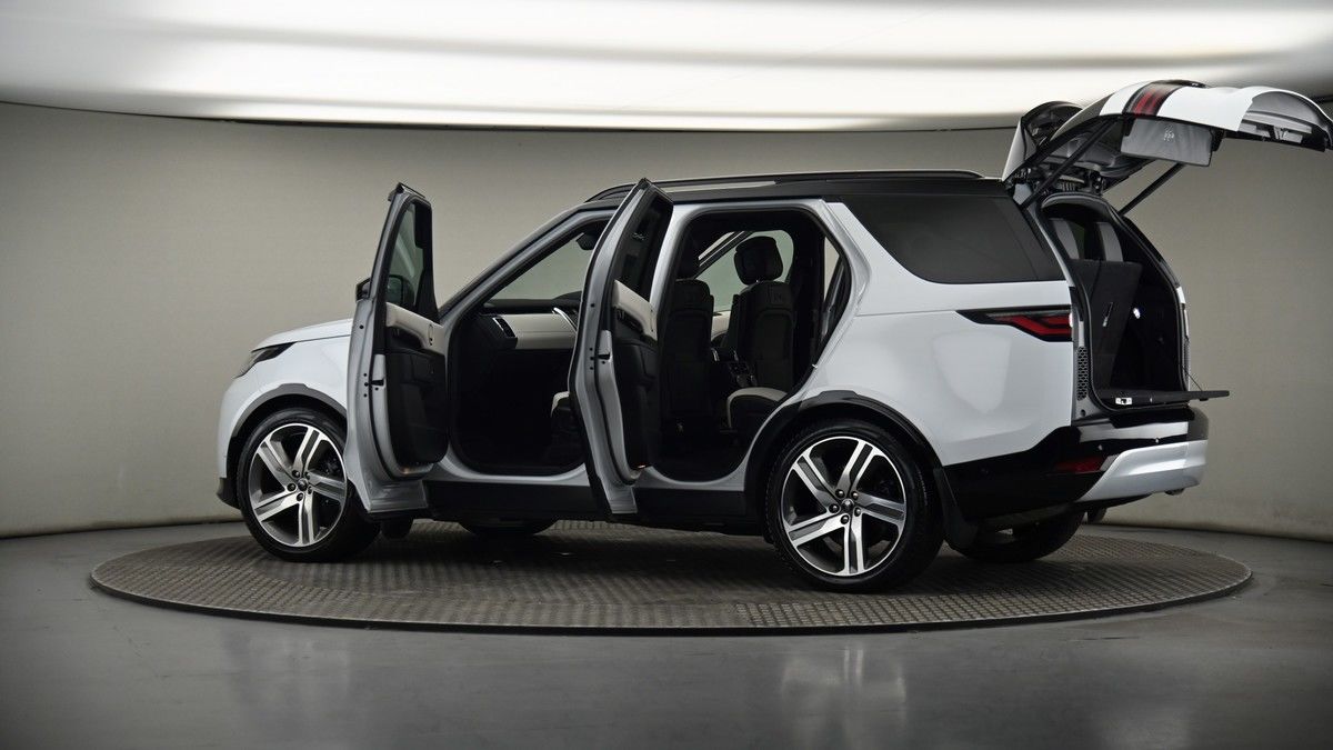 More views of Land Rover Discovery