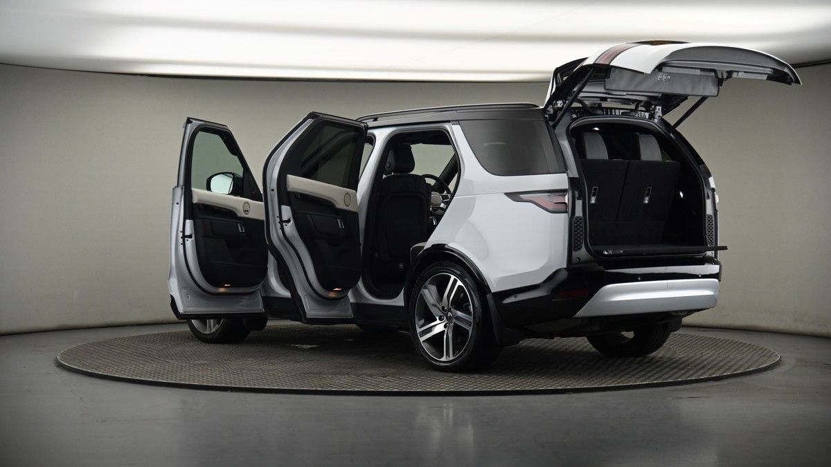 More views of Land Rover Discovery