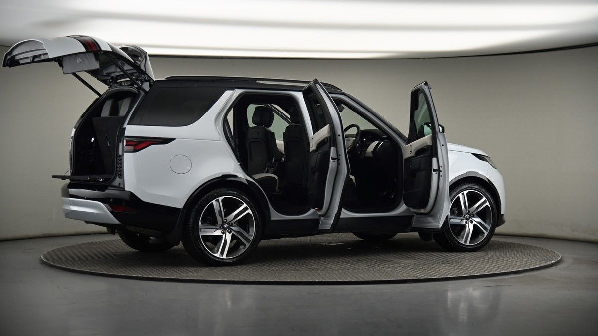 More views of Land Rover Discovery