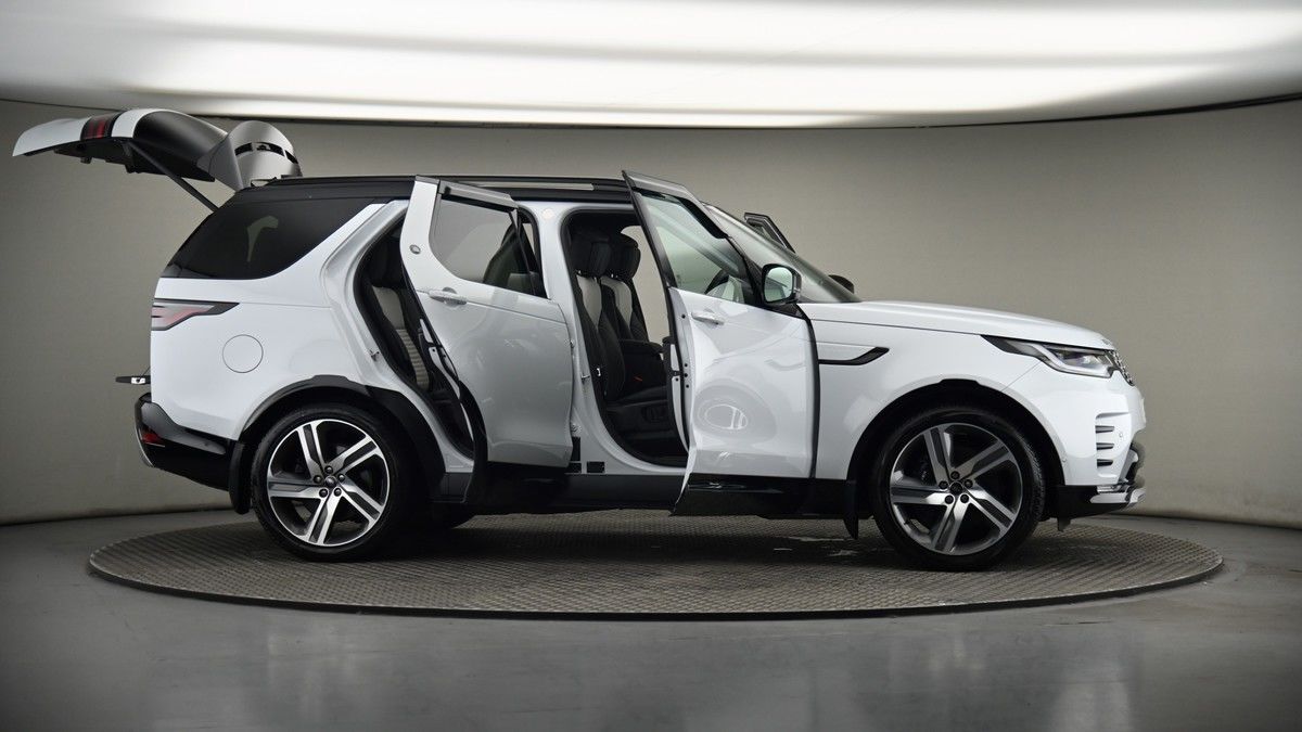 More views of Land Rover Discovery