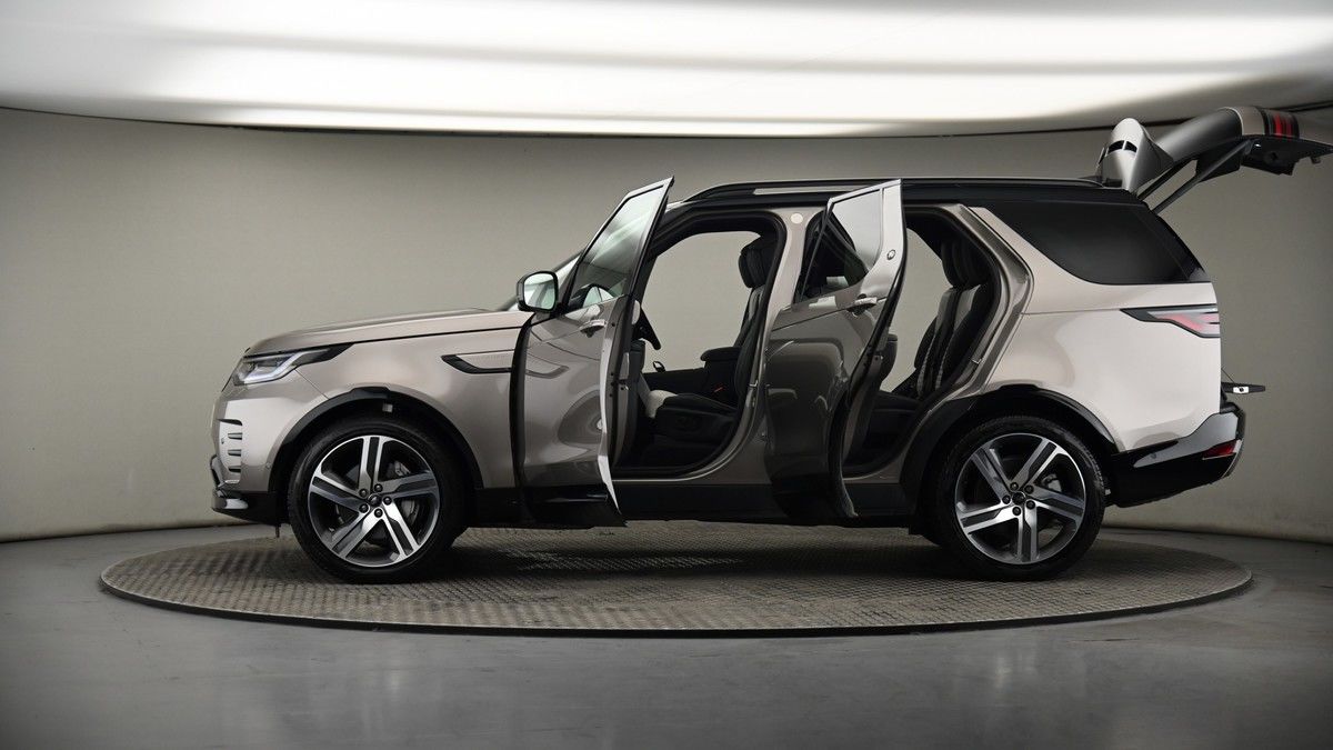 More views of Land Rover Discovery