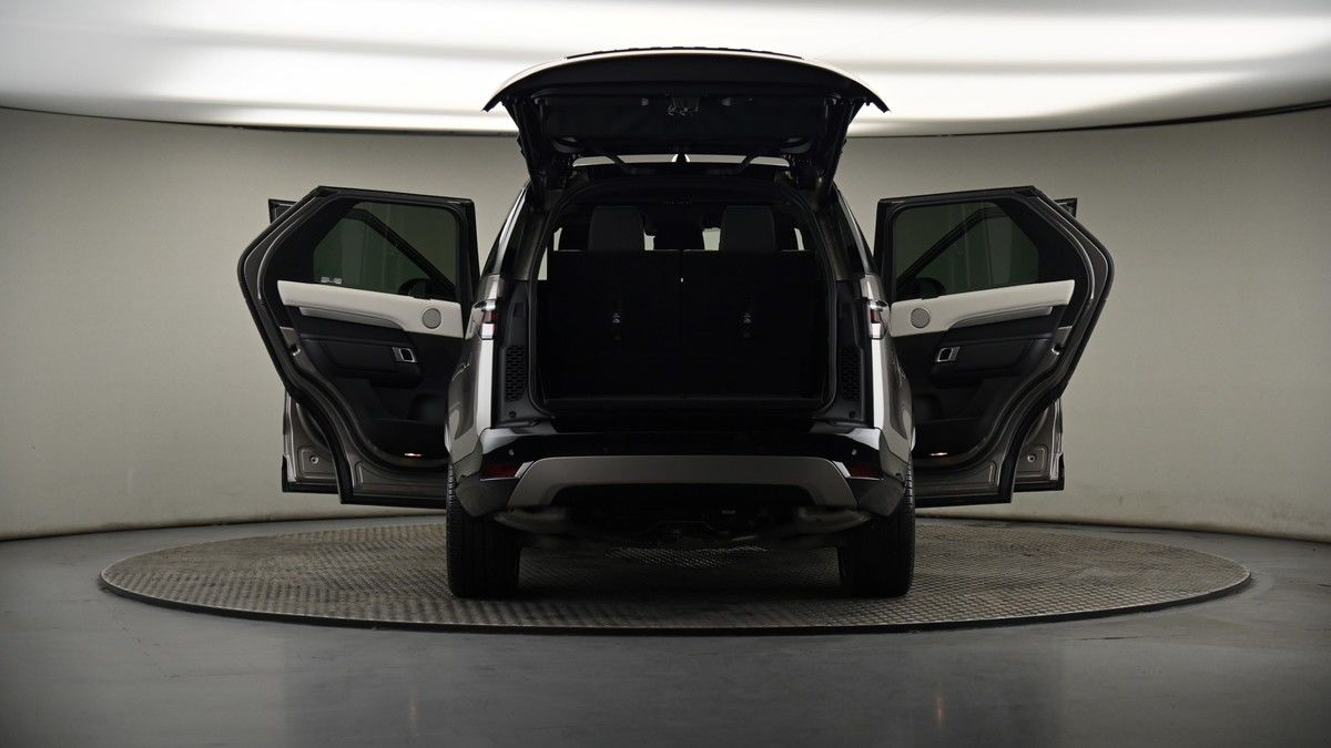 More views of Land Rover Discovery
