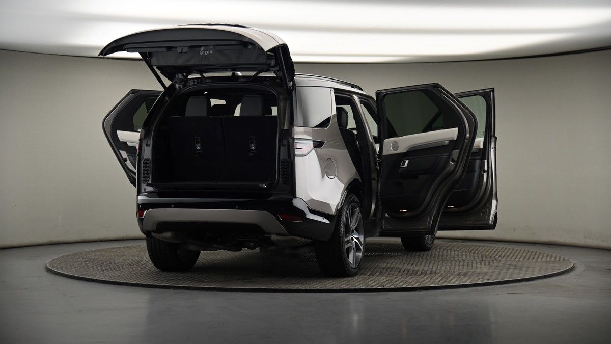 More views of Land Rover Discovery