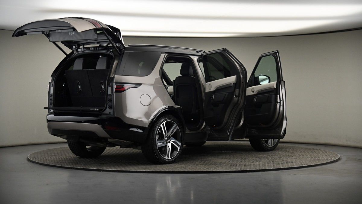 More views of Land Rover Discovery