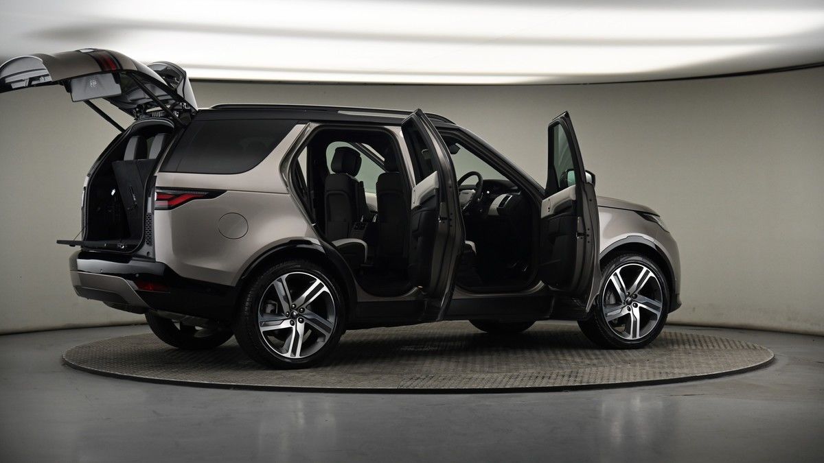 More views of Land Rover Discovery