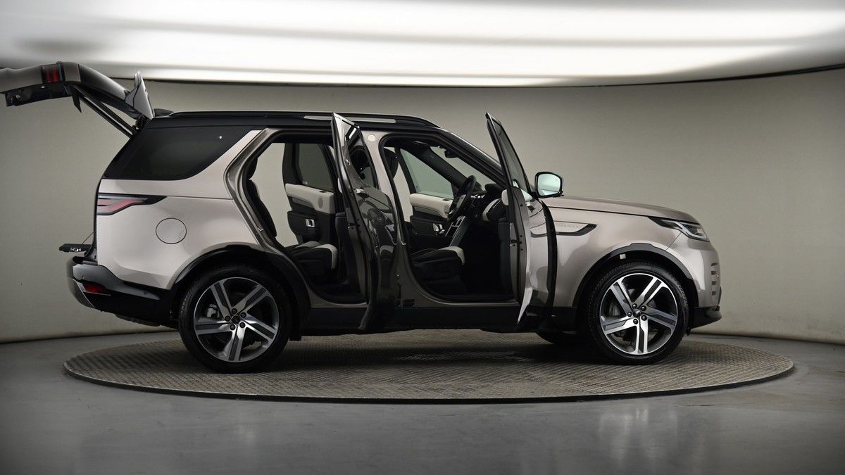 More views of Land Rover Discovery