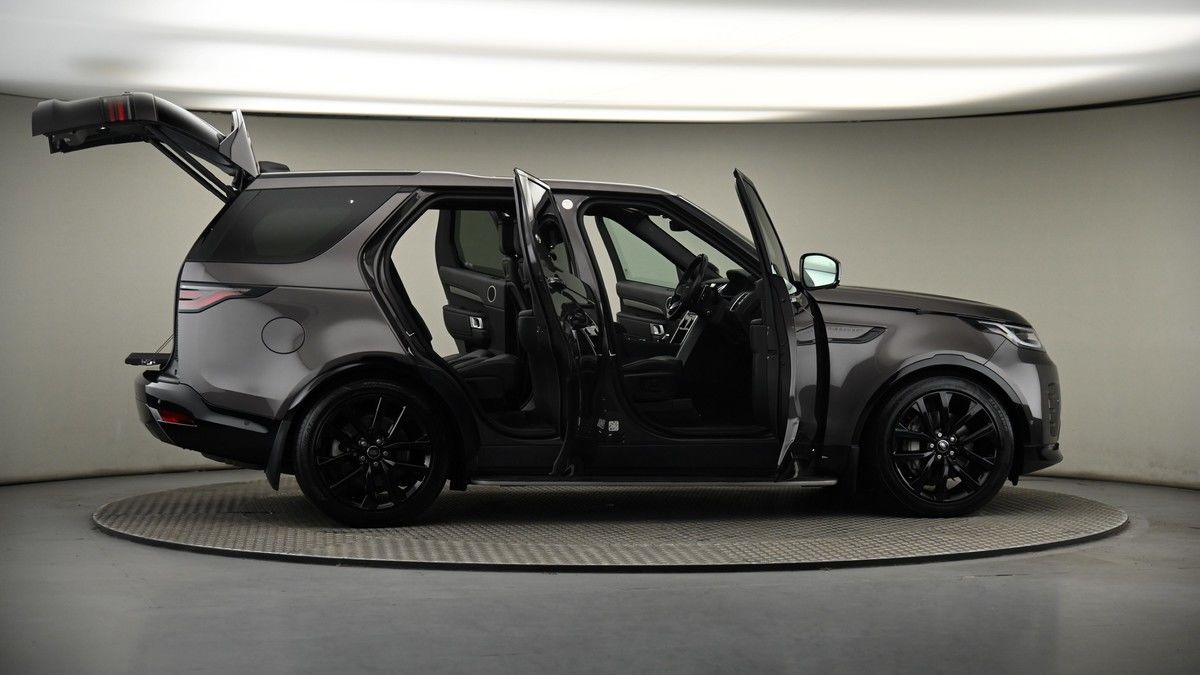 More views of Land Rover Discovery