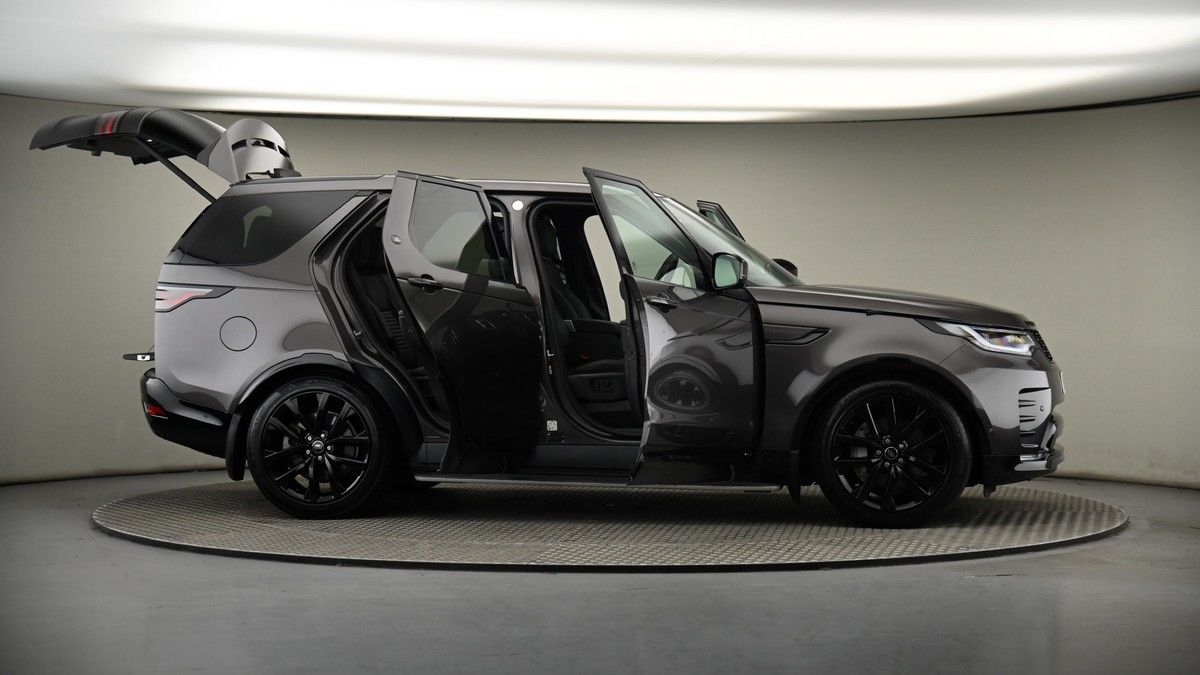 More views of Land Rover Discovery