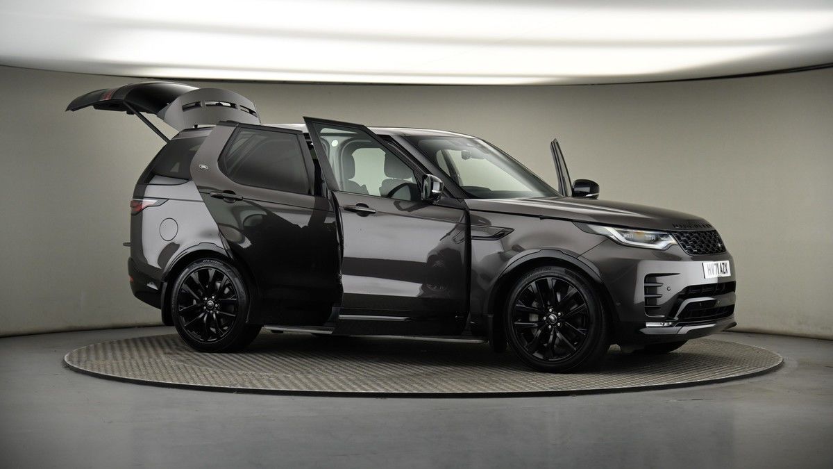 More views of Land Rover Discovery