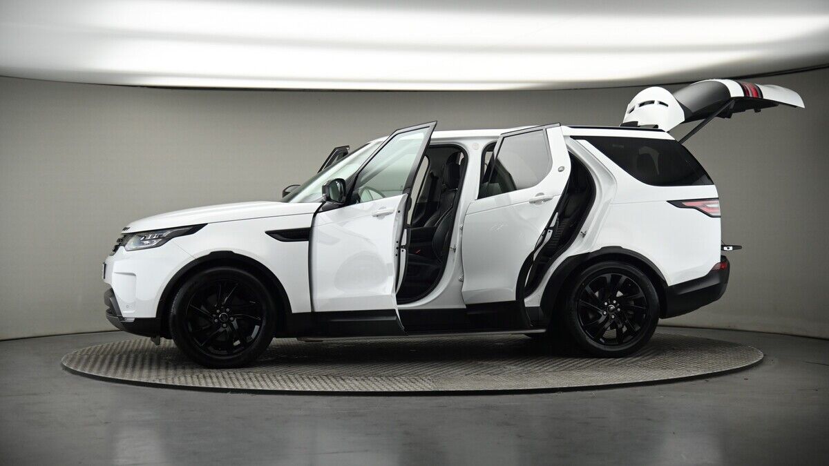 More views of Land Rover Discovery