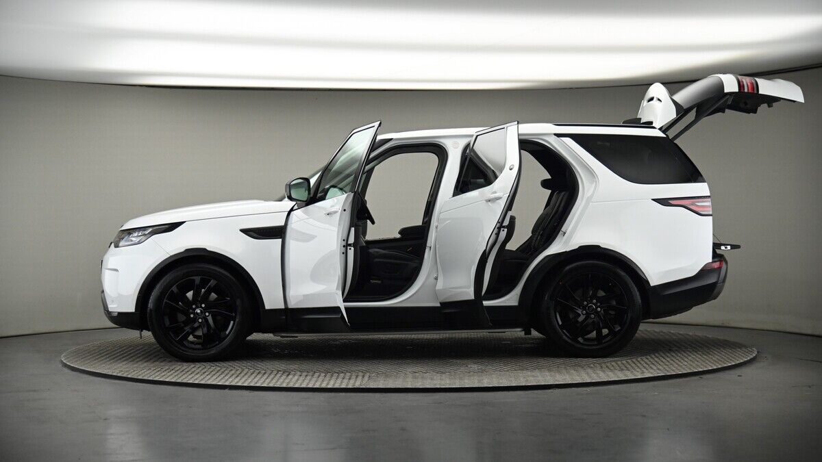 More views of Land Rover Discovery