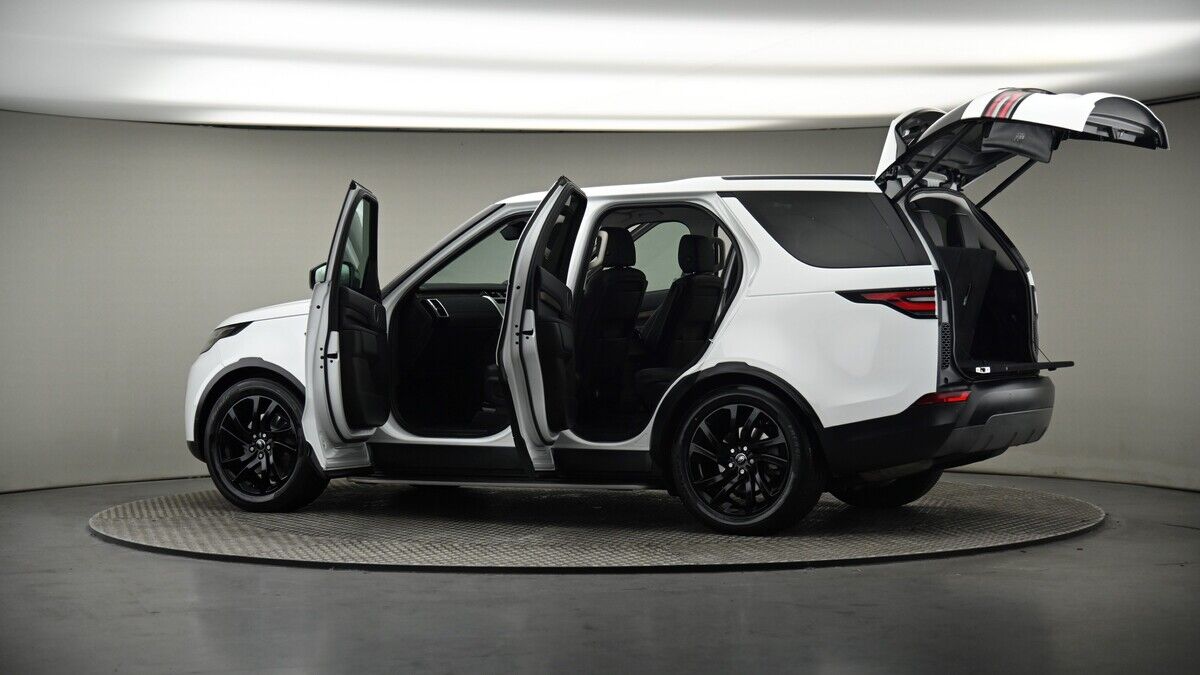 More views of Land Rover Discovery