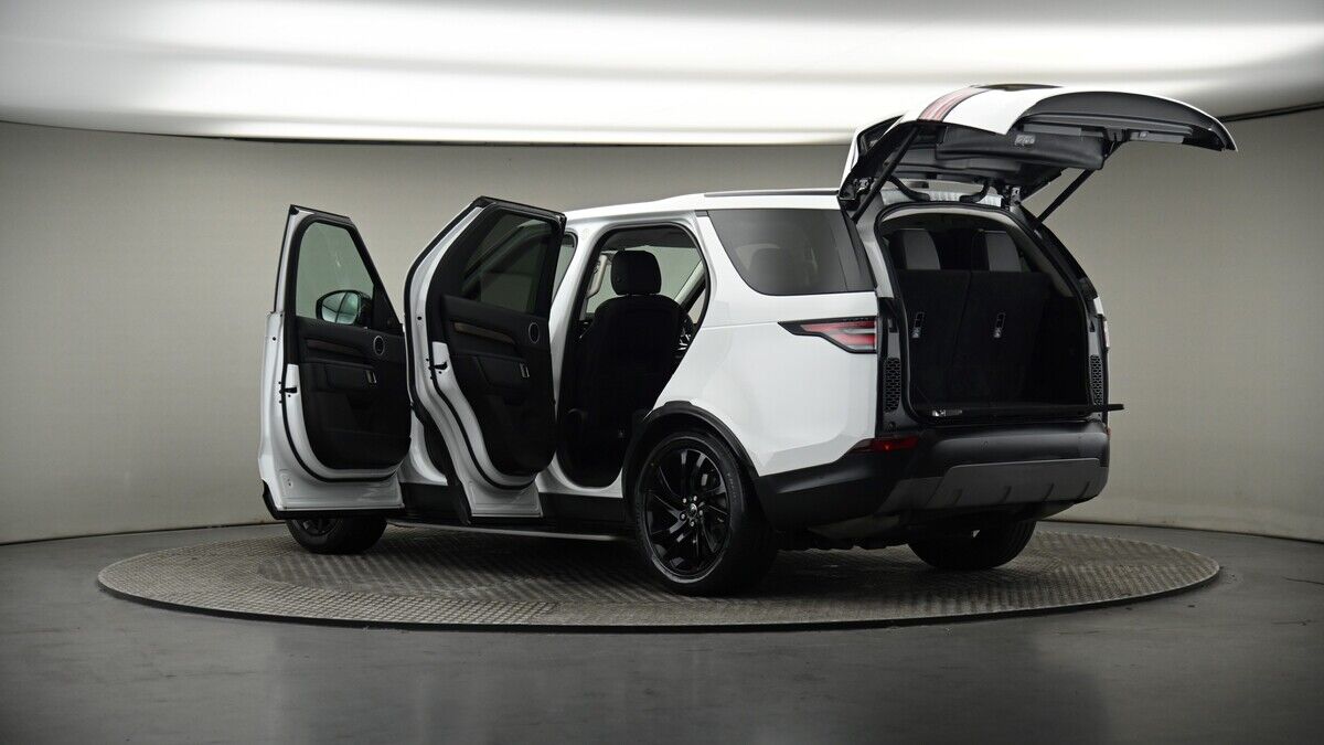 More views of Land Rover Discovery