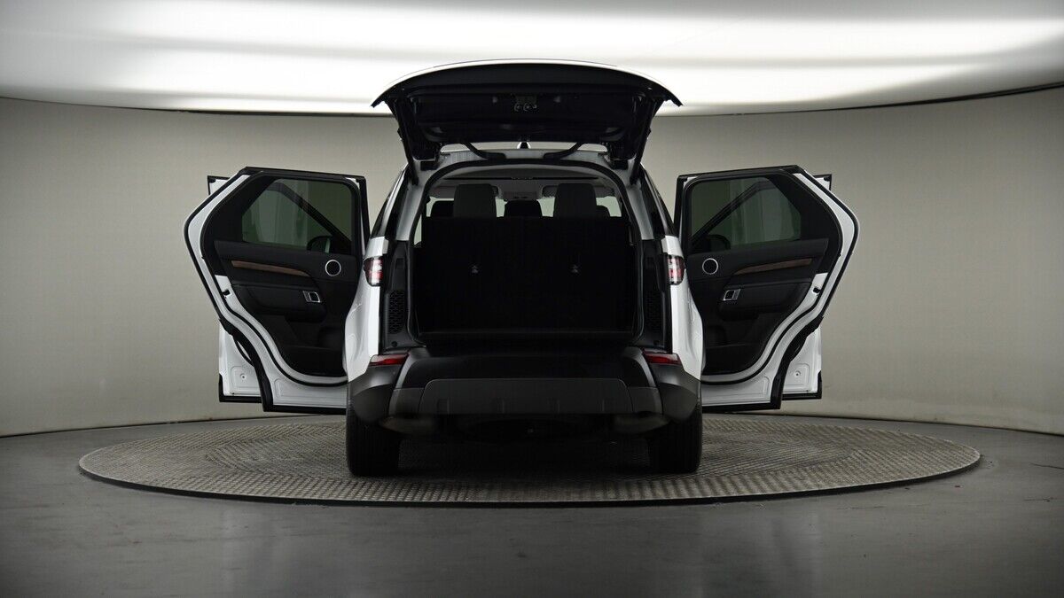 More views of Land Rover Discovery