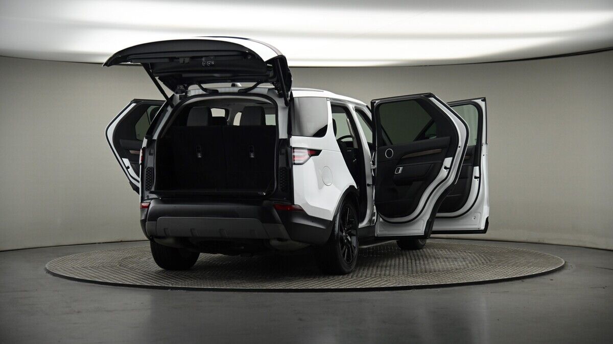 More views of Land Rover Discovery