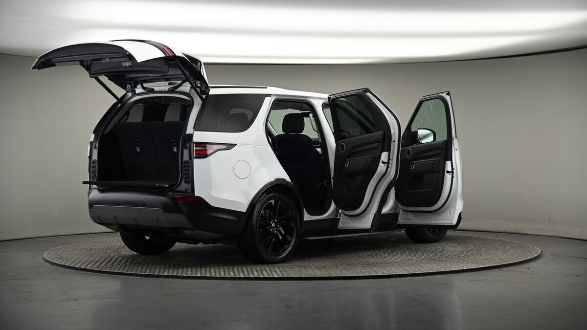More views of Land Rover Discovery