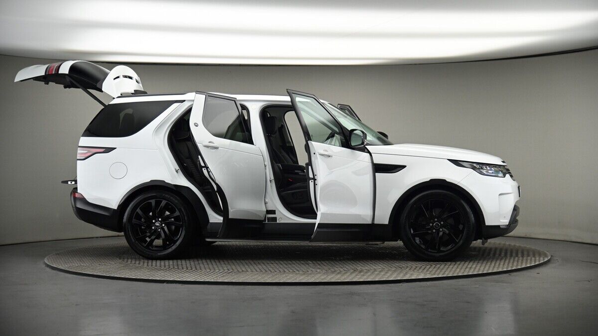 More views of Land Rover Discovery