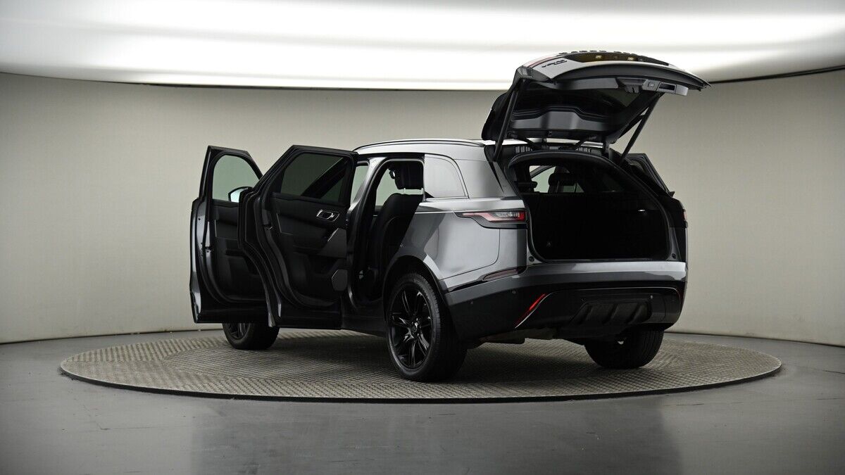 Land Rover Range Rover Velar Urban Image 8
