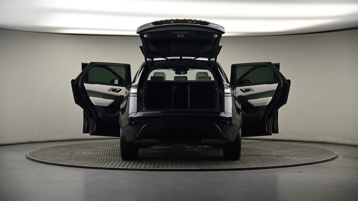 More views of Land Rover Range Rover Velar