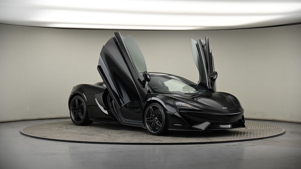 More views of McLaren 570S