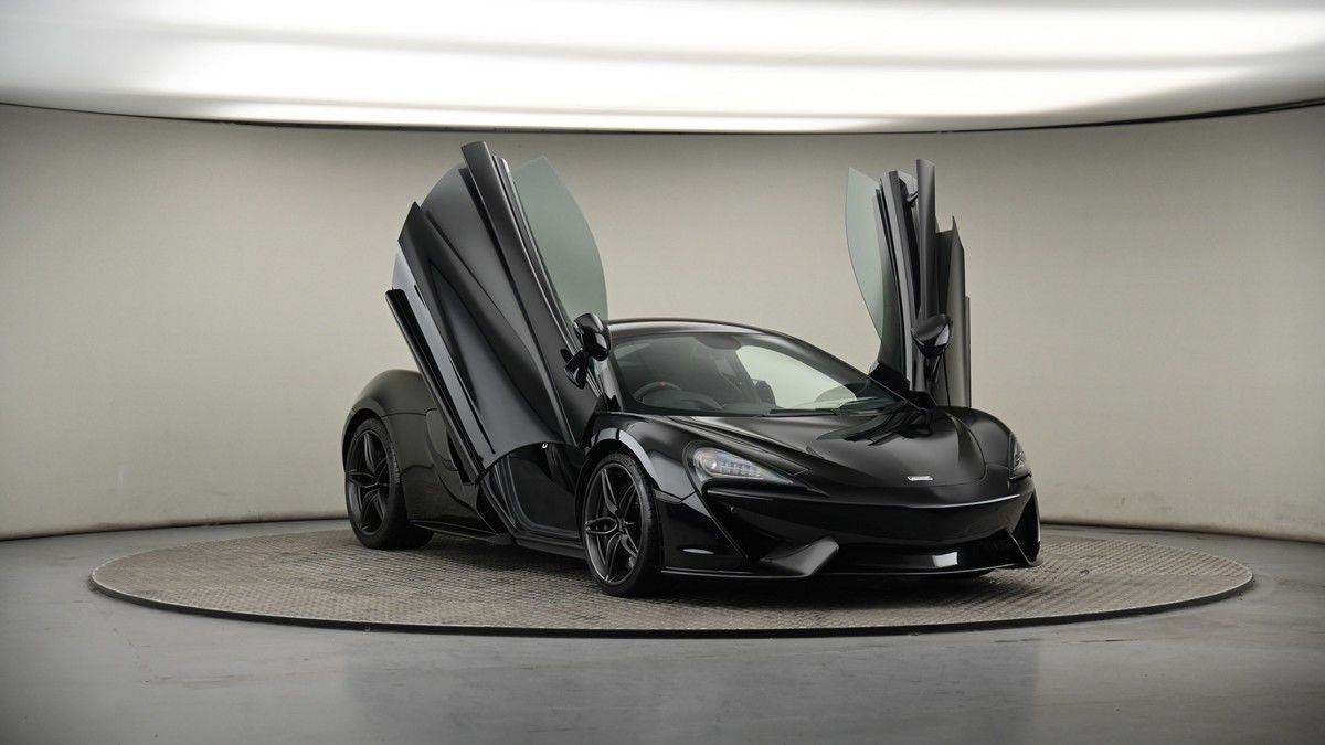 More views of McLaren 570S