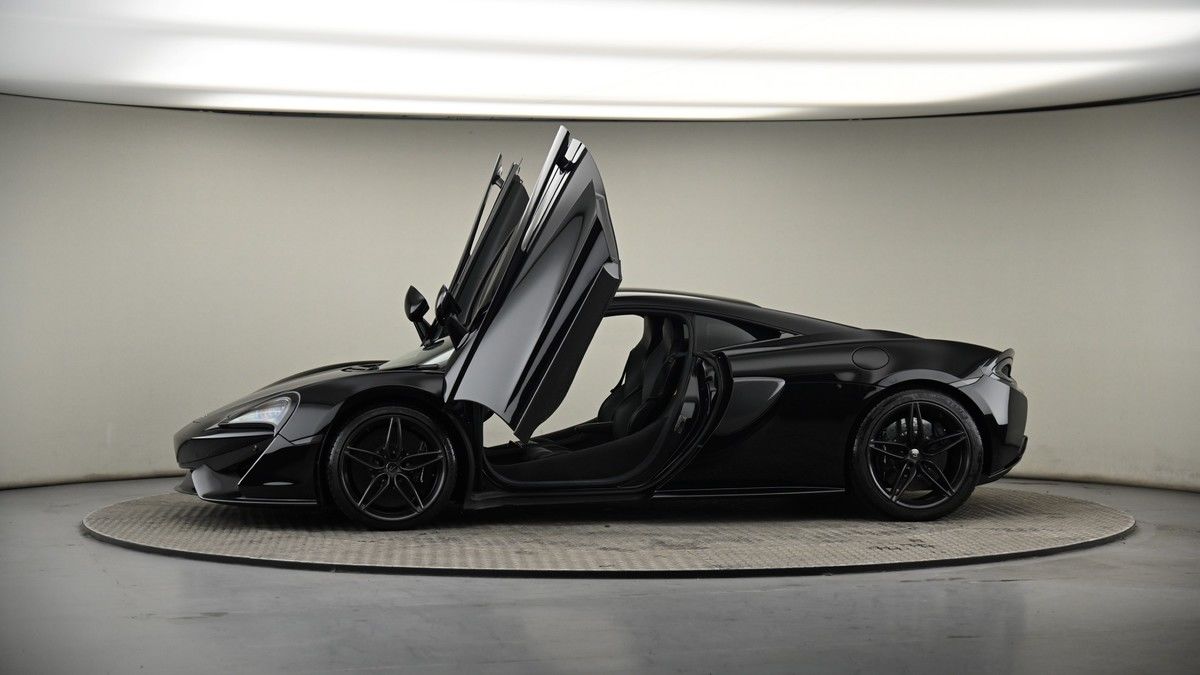 More views of McLaren 570S