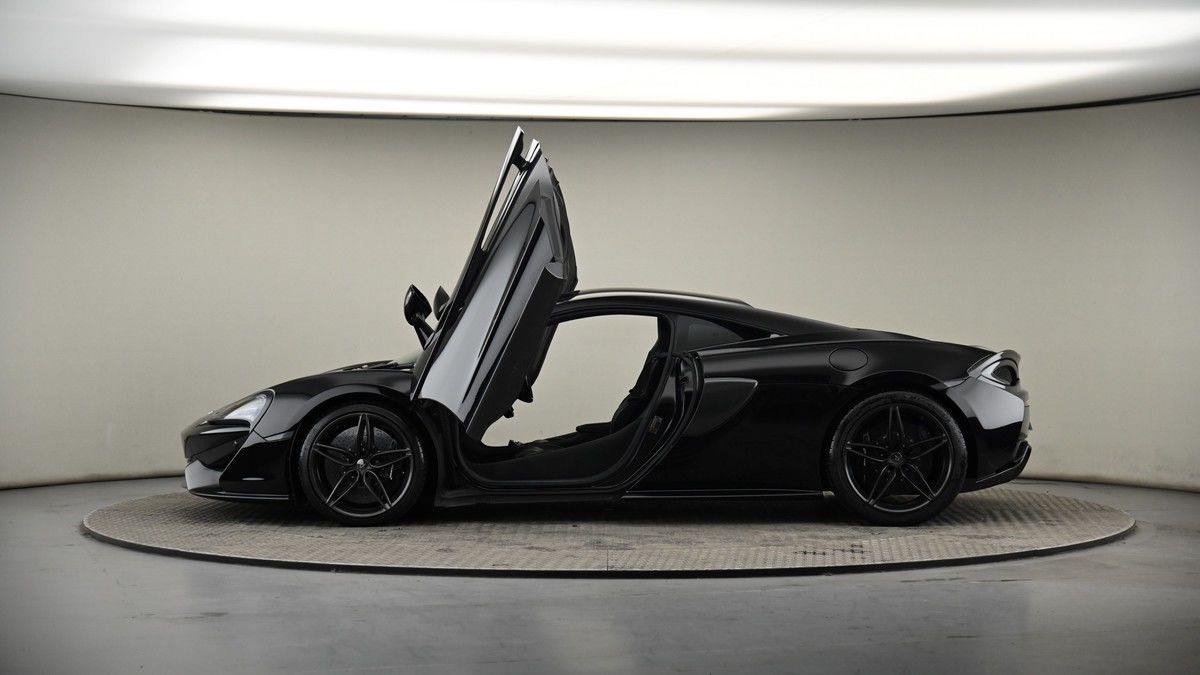 More views of McLaren 570S
