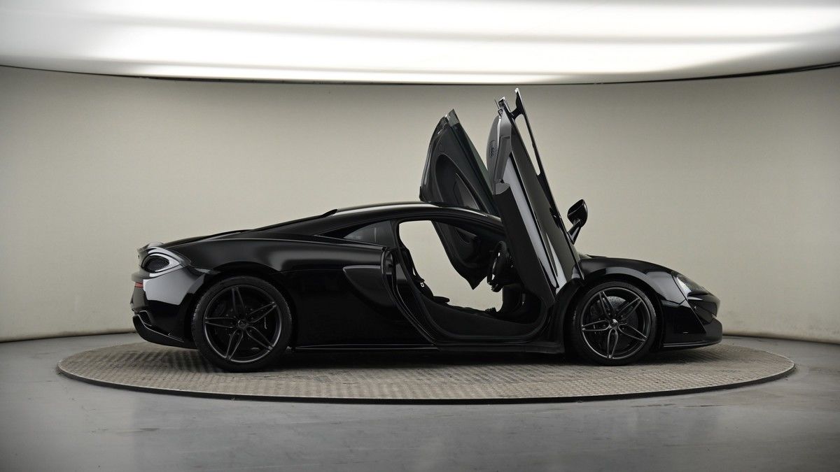 More views of McLaren 570S