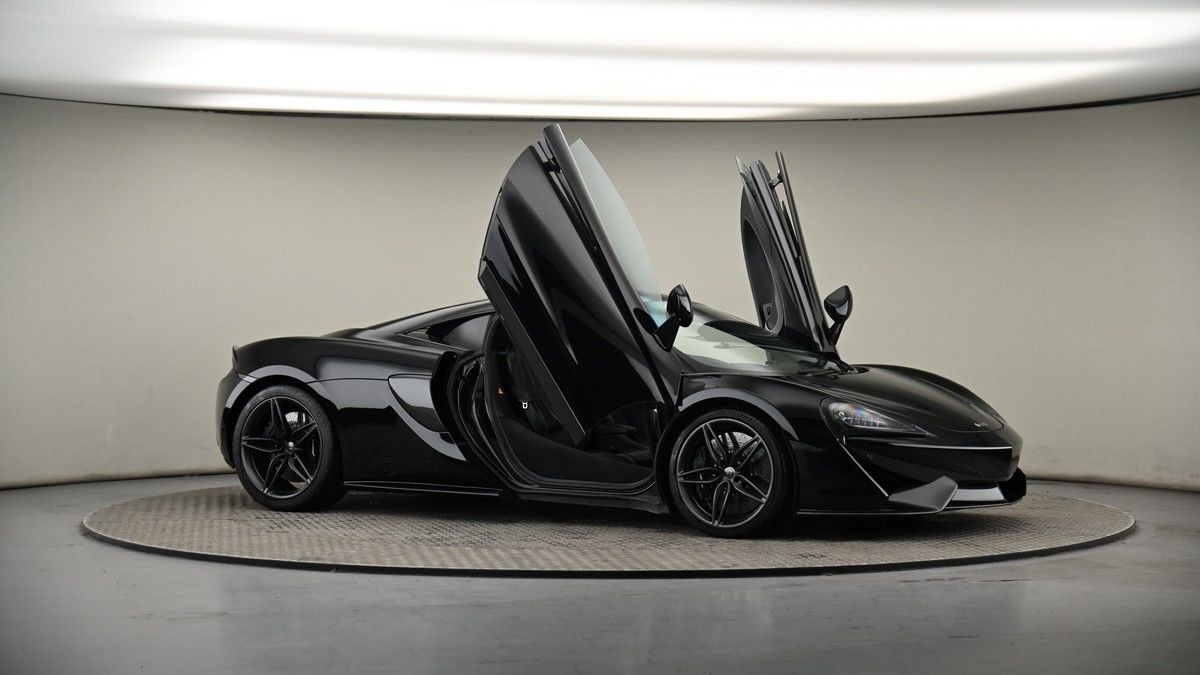 More views of McLaren 570S