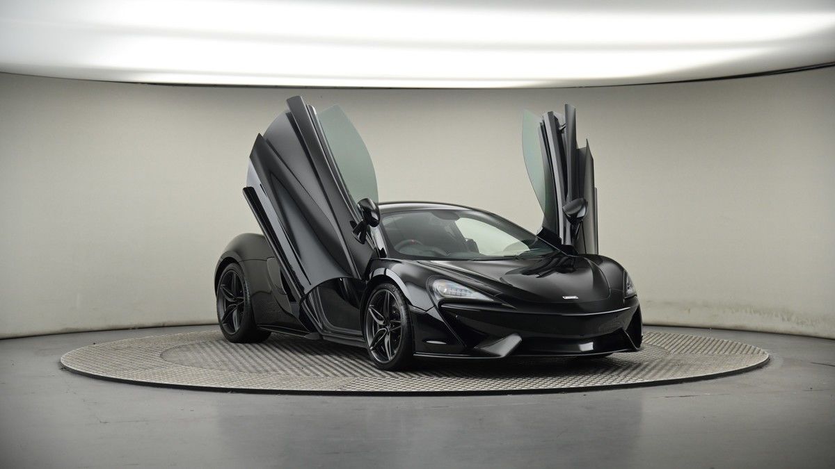 More views of McLaren 570S