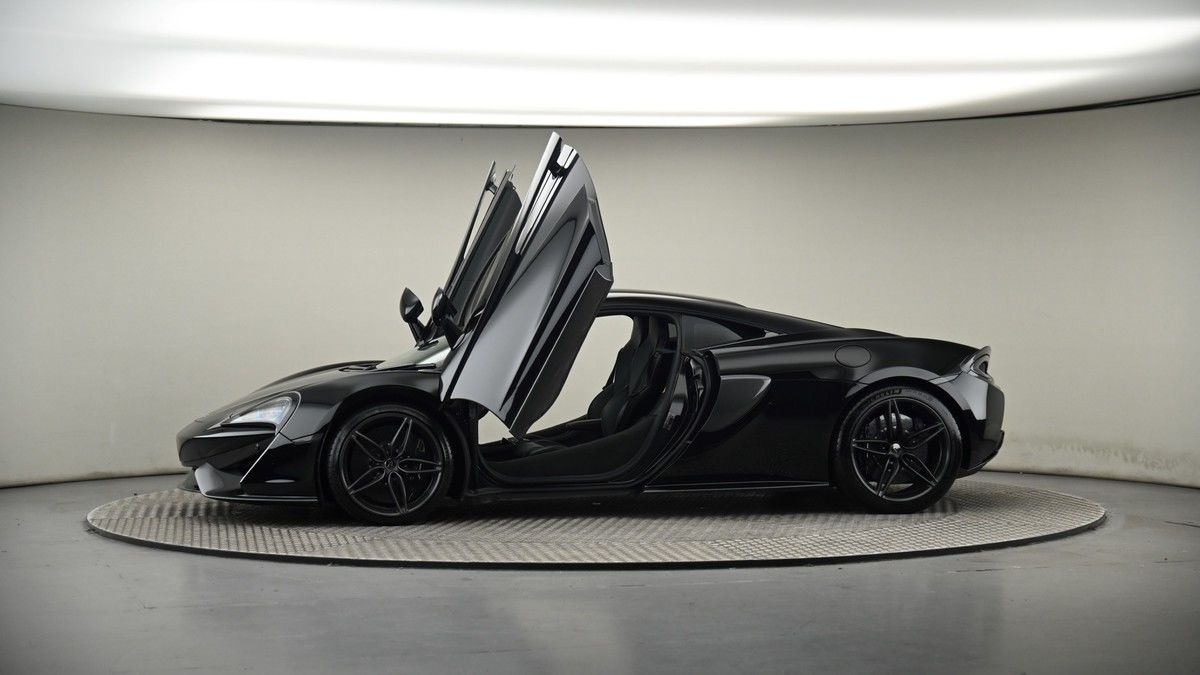 More views of McLaren 570S