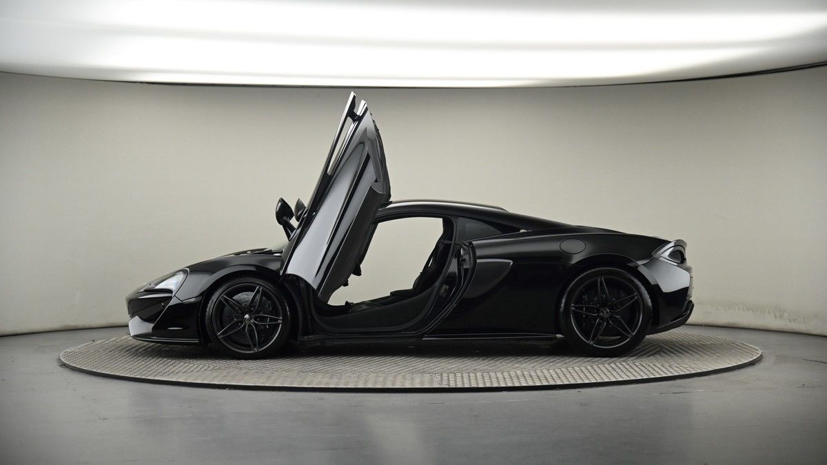 More views of McLaren 570S