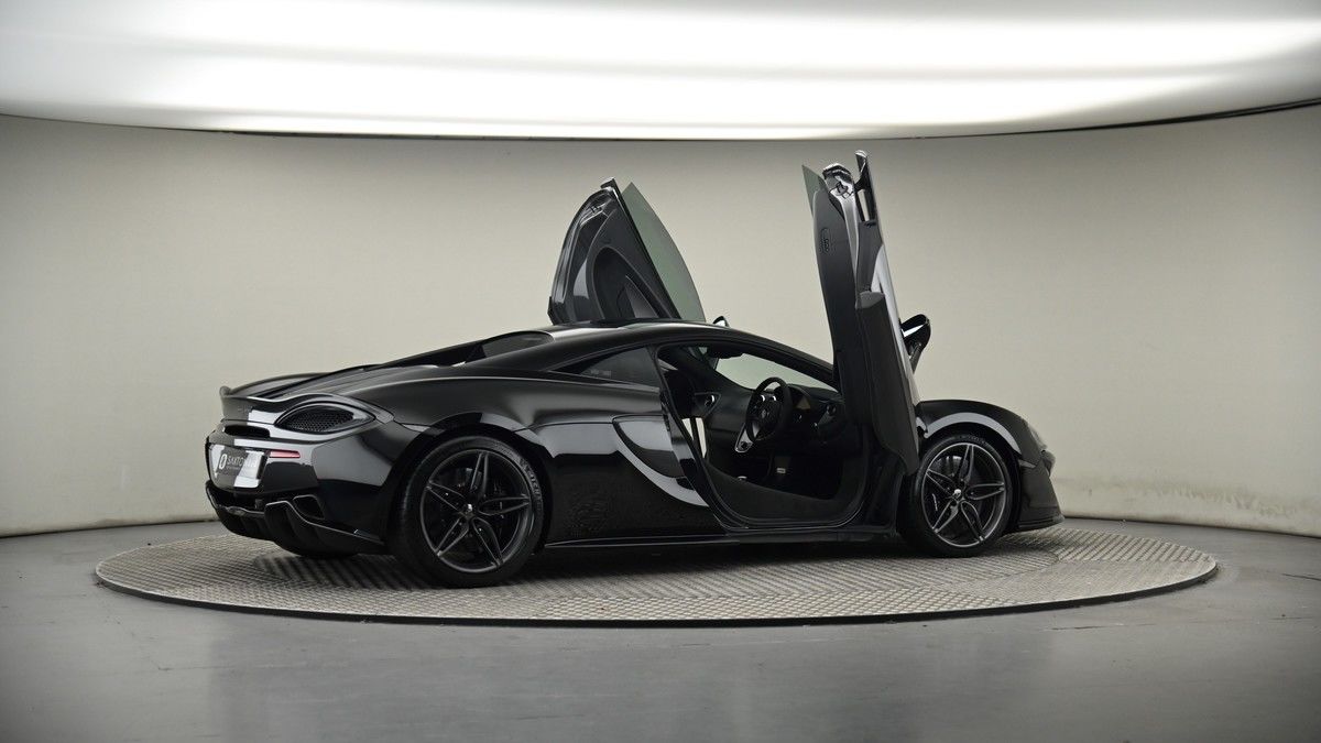 More views of McLaren 570S