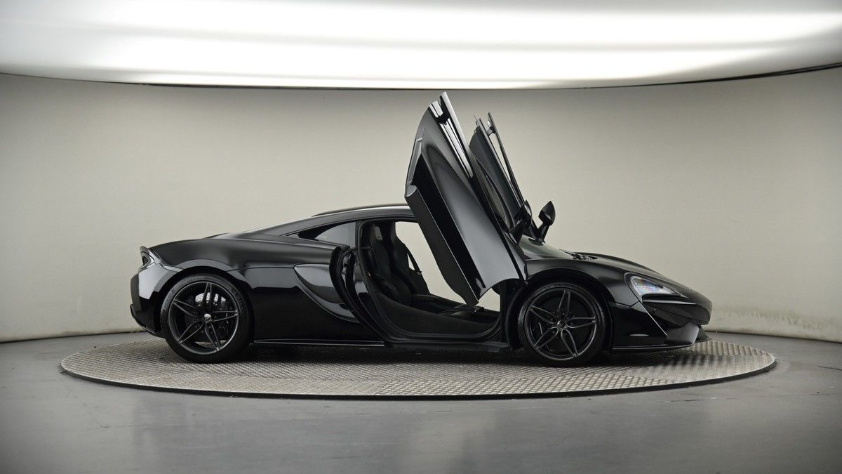 More views of McLaren 570S