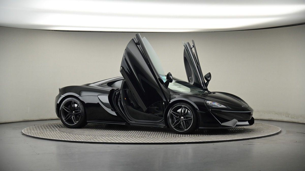 More views of McLaren 570S