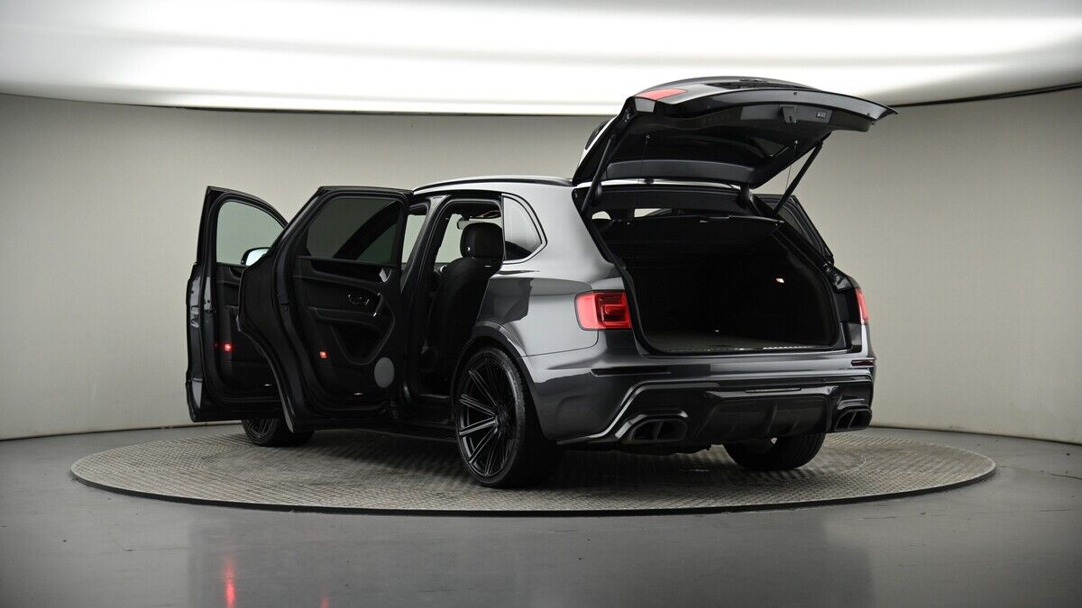 Bentley Bentayga Image 8
