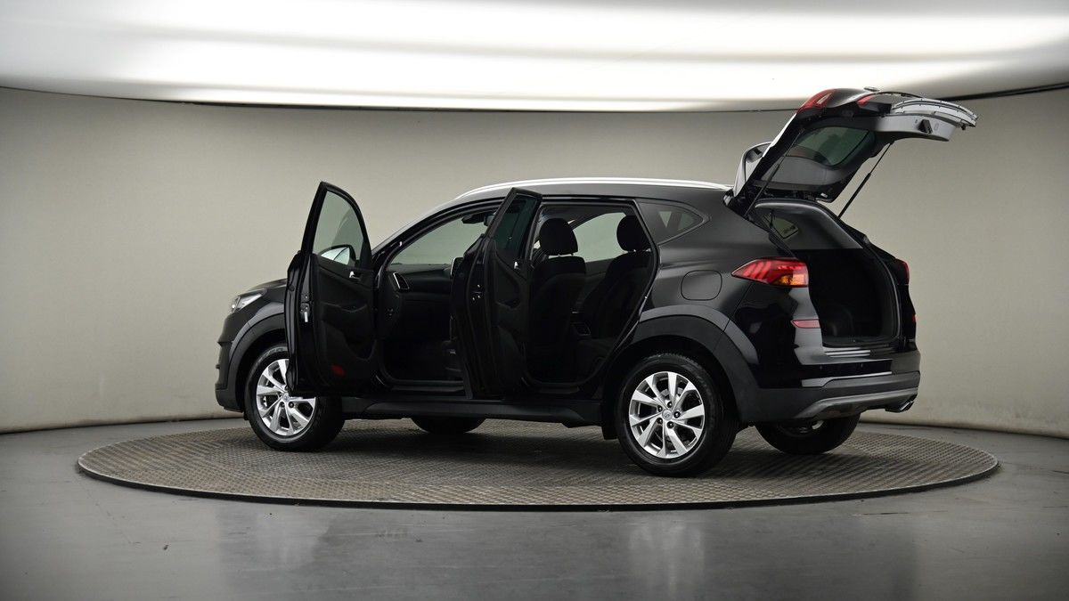 More views of Hyundai TUCSON