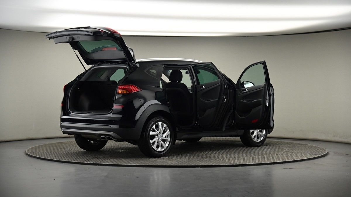 More views of Hyundai TUCSON