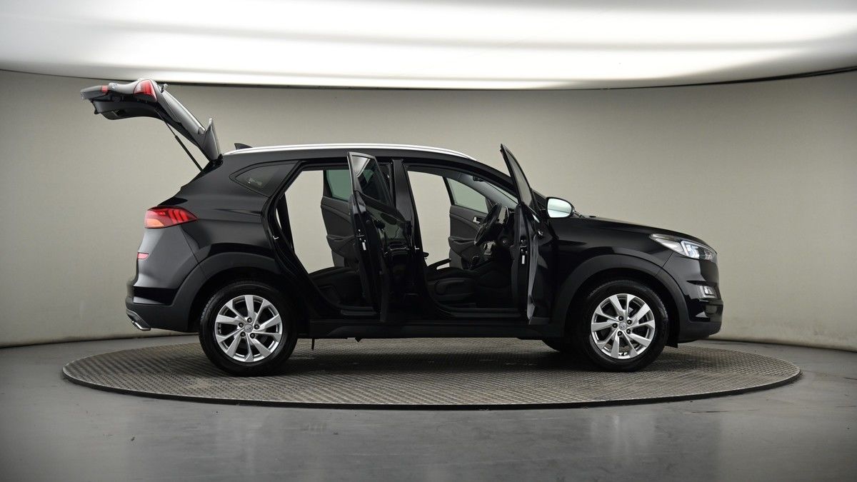 More views of Hyundai TUCSON