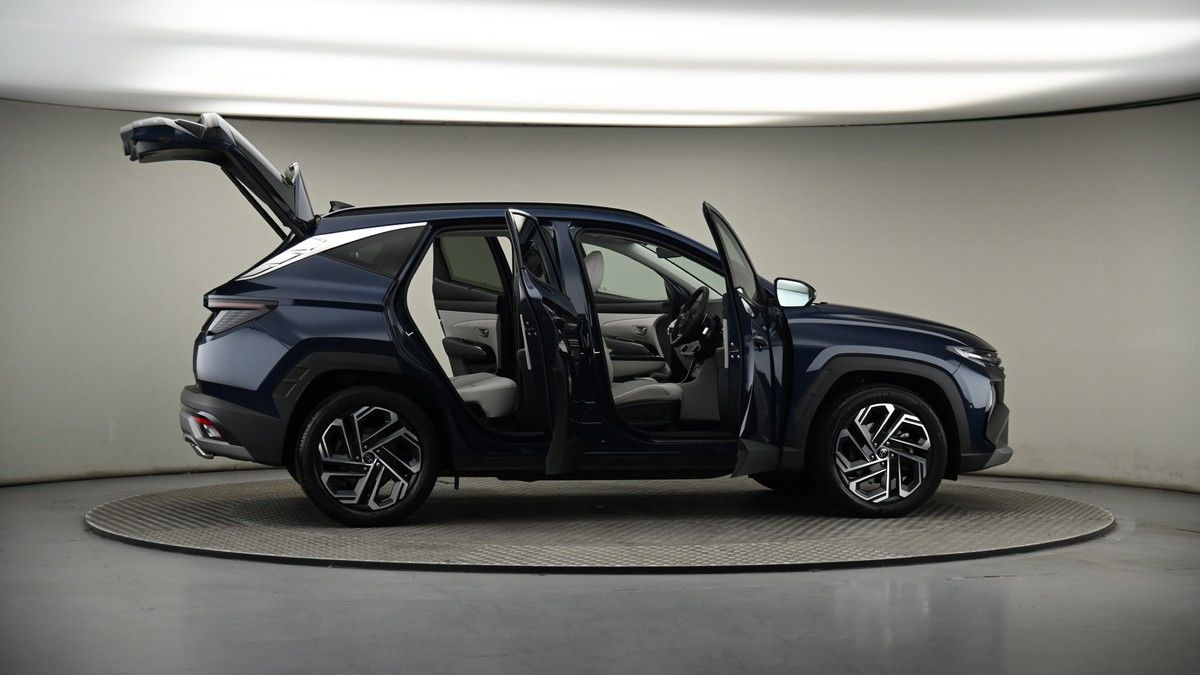 More views of Hyundai TUCSON