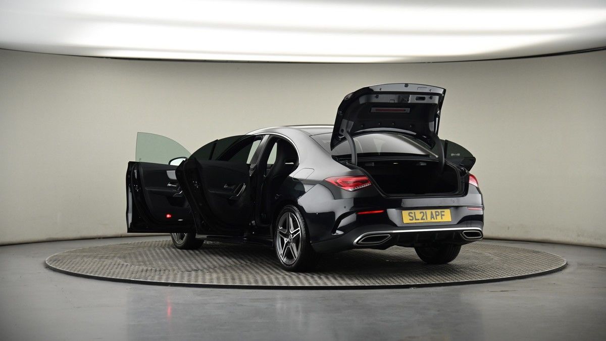 Mercedes-Benz CLA Image 8