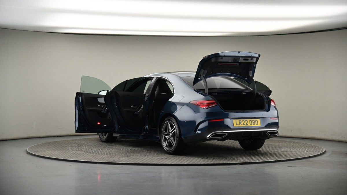 Mercedes-Benz CLA Image 8