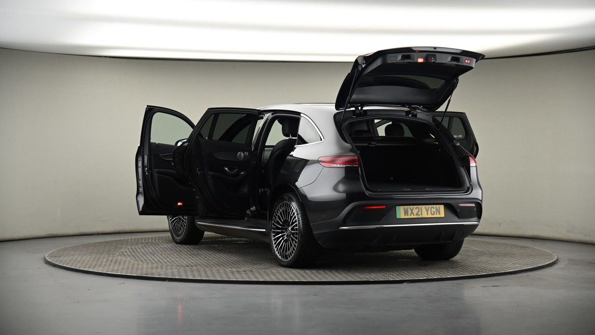 Mercedes-Benz EQC Image 8