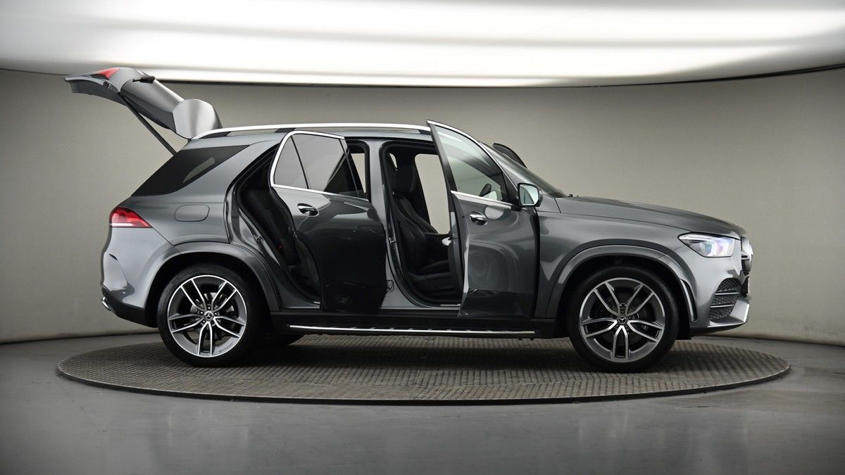 More views of Mercedes-Benz GLE