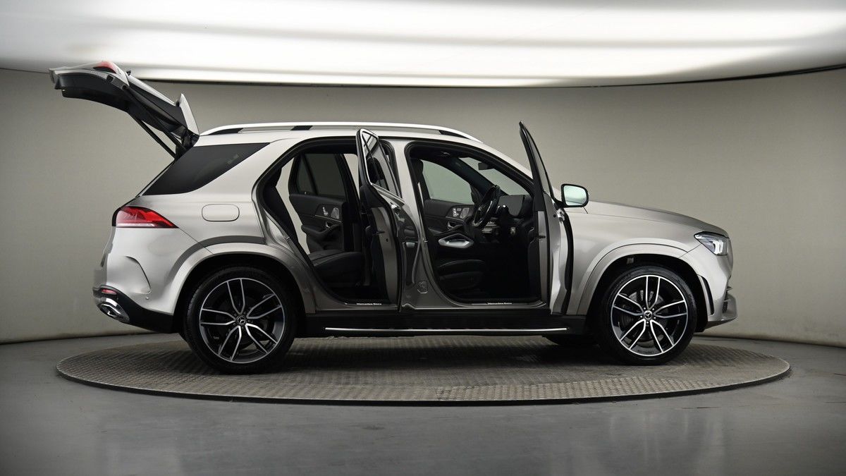 More views of Mercedes-Benz GLE