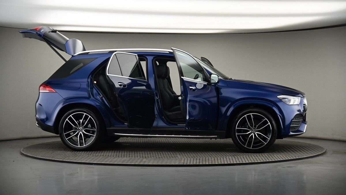 More views of Mercedes-Benz GLE