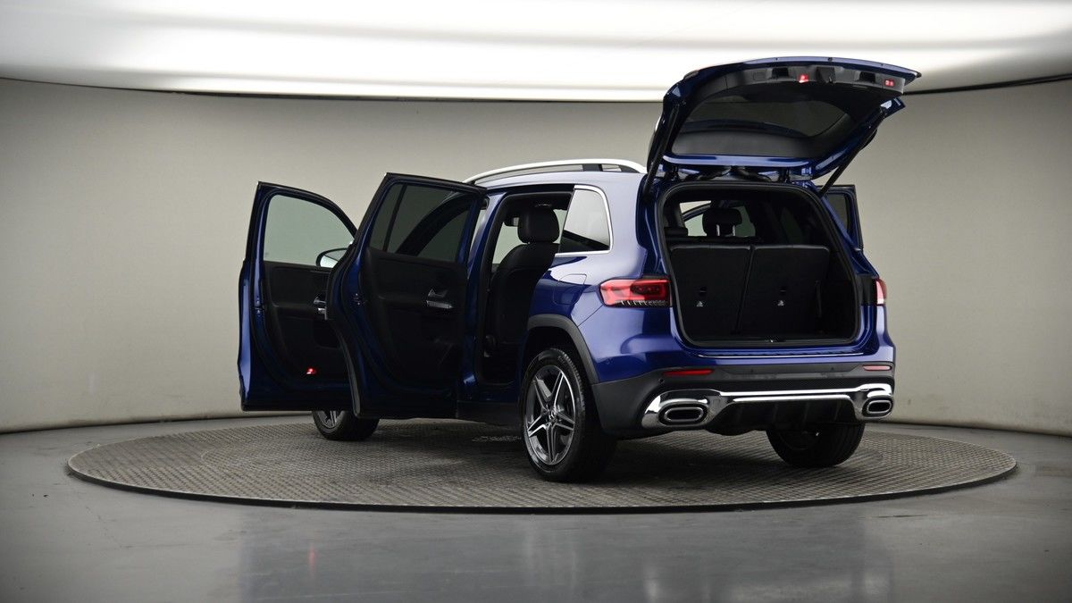 Mercedes-Benz GLB Image 8